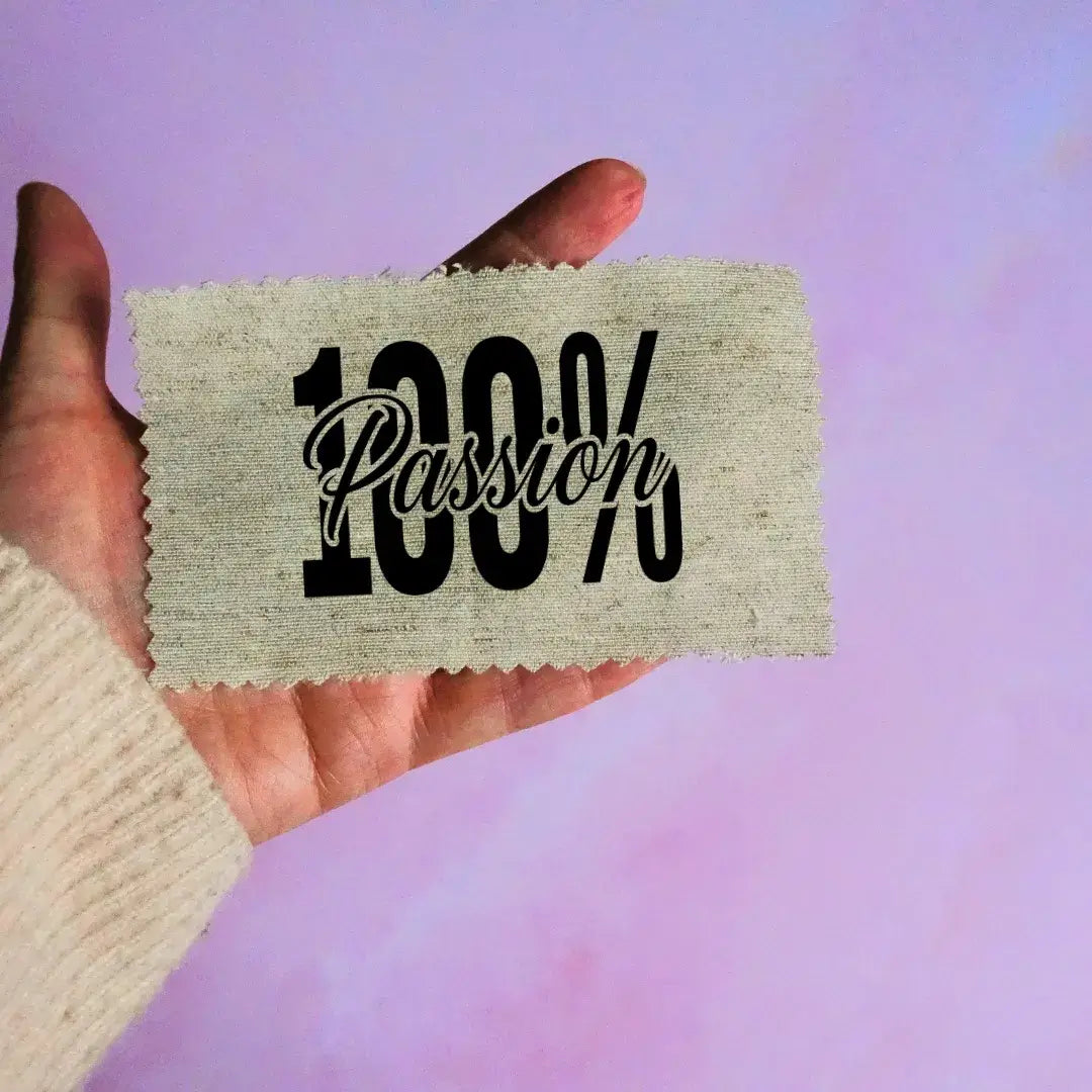 Étiquette en tissu personnalisée avec inscription floquée 100% Passion tenue à la main pour création artisanale