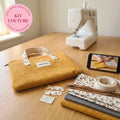 Kit couture housse pour ordinateur en velours côtelé jaune, tissus léopard, sangle et zip assortis