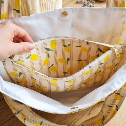 cabas XL coton enduit motif citron avec poche intérieure zippée et fermeture pression aimantée