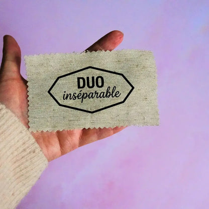 Étiquette en tissu personnalisée avec inscription floquée Duo inséparable tenue à la main pour création artisanale