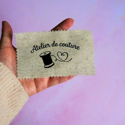 Étiquette en tissu personnalisée avec inscription floquée Atelier de couture tenue à la main pour création artisanale