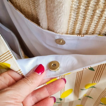 fermeture aimantée sac de plage coton enduit motif citron avec doublure intérieure blanche