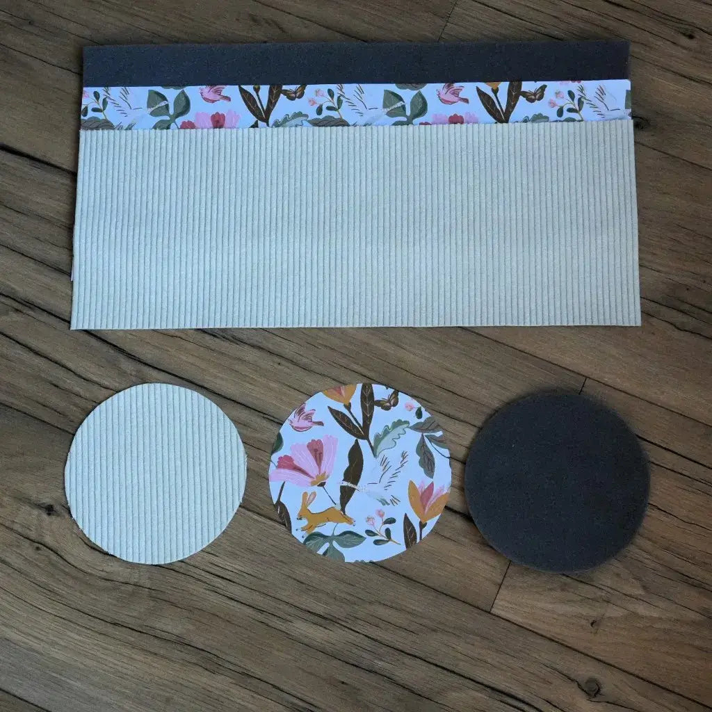 Kit panier à coudre : velours côtelé écru, doublure coton motifs oiseaux et lapins avec mousse rigide.