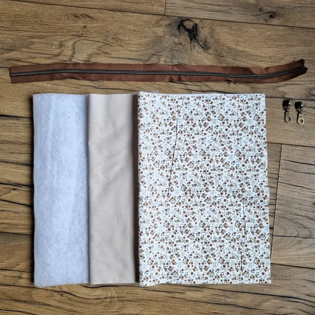 kit couture trousse tissu petites fleurs avec ouate et fermeture éclair