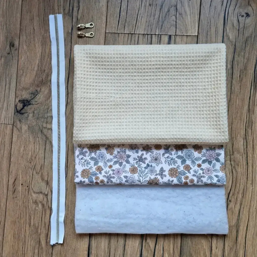 kit couture trousse naturel en tissu nid d’abeille avec doublure florale et accessoires couture