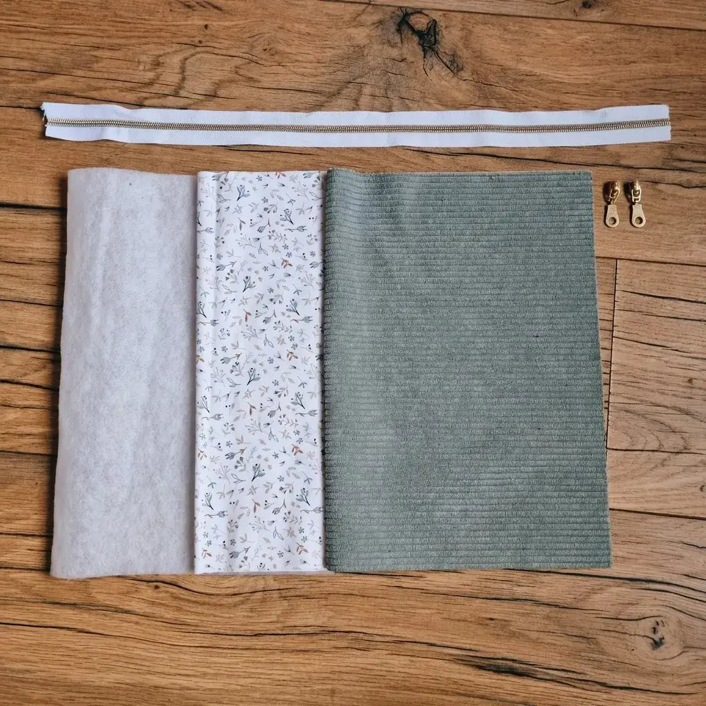 kit couture trousse velours côtelé vert lichen avec doublure florale et zip à coudre