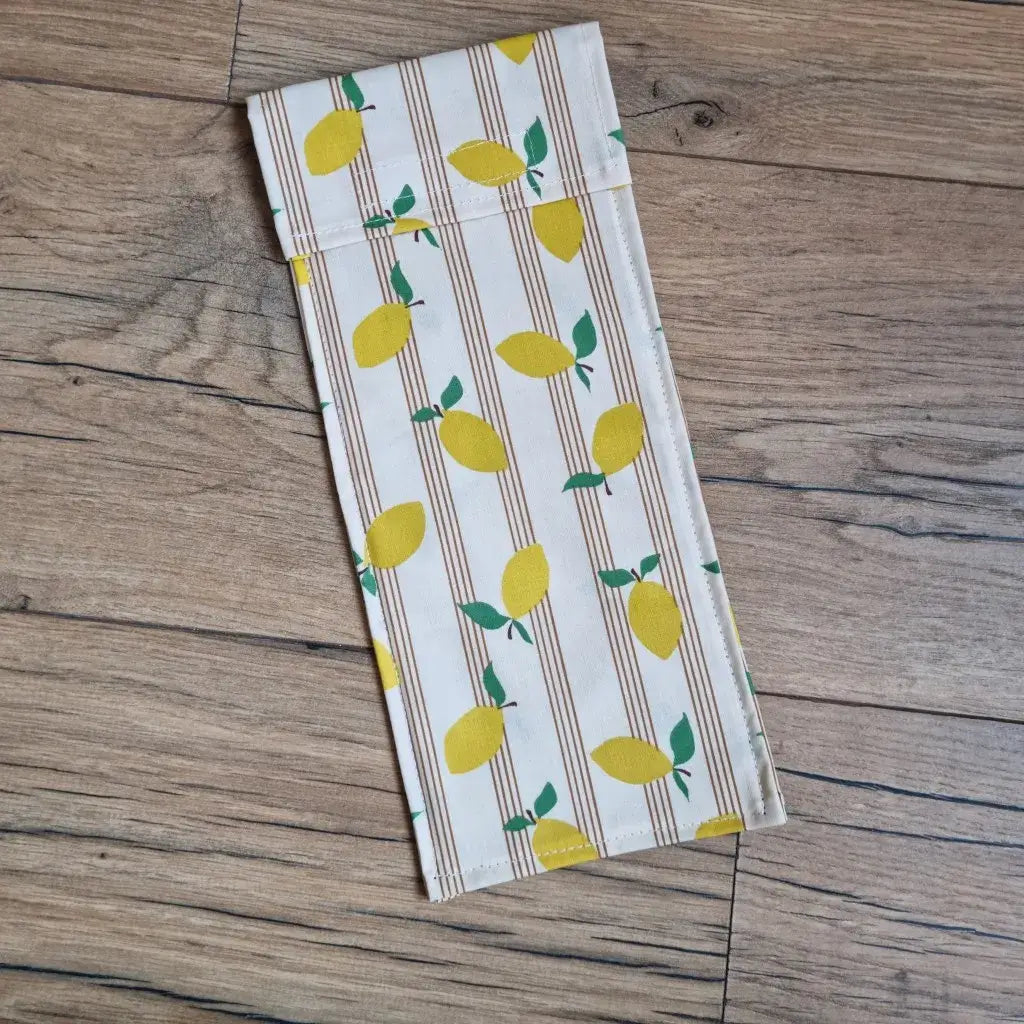 pochette sandwich tissu motif citron format demi baguette avec fermeture rabattable pratique