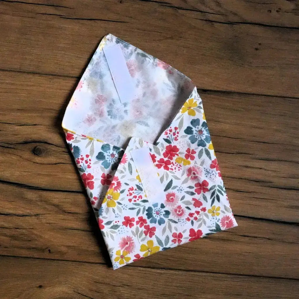 Pochette sandwich pain de mie réutilisable motif fleuri avec fermeture velcro lavable