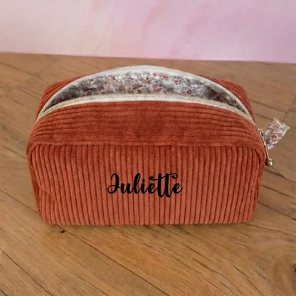 Trousse de toilette velours côtelé terracotta personnalisée avec prénom Juliette et doublure fleurs liberty.