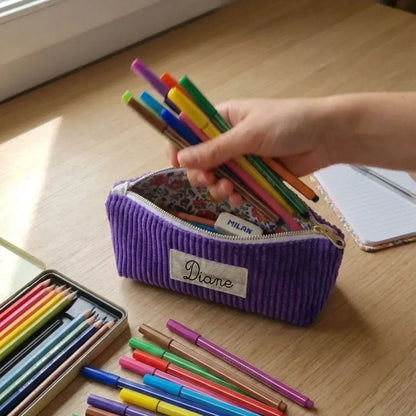 Trousse scolaire personnalisée lavande en velours côtelé avec prénom, rangement de crayons de couleur