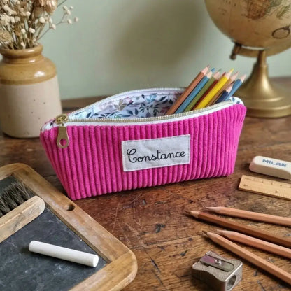 Trousse d’école personnalisée framboise en velours côtelé avec prénom, trousse scolaire enfant colorée