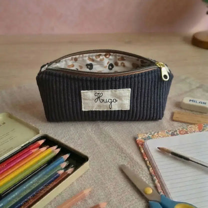 Trousse d’école personnalisée noire en velours côtelé avec prénom, trousse scolaire enfant élégante