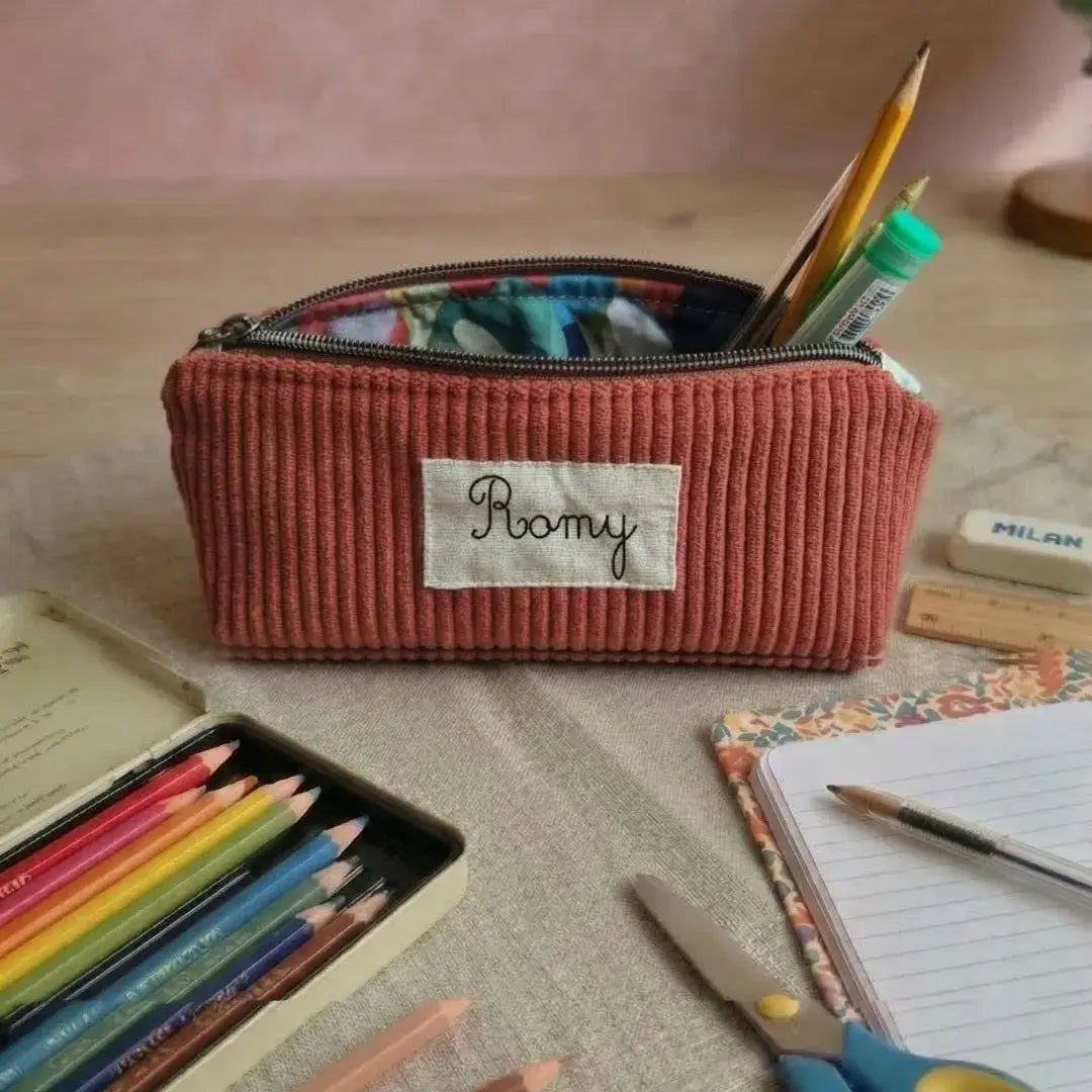 Trousse scolaire personnalisée terracotta en velours côtelé avec prénom, trousse école enfant originale