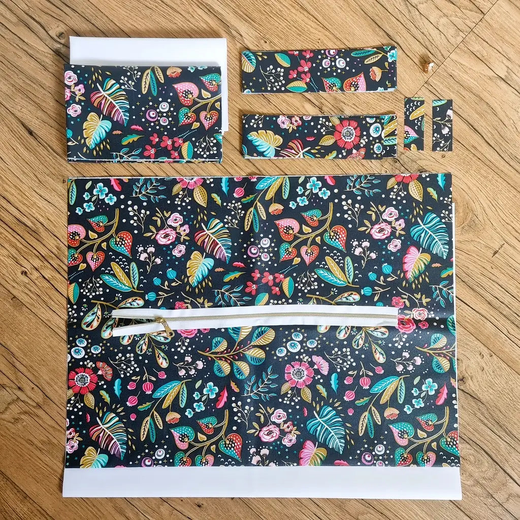 kit couture sac cabas floral bleu nuit avec tissus découpés et fermeture éclair