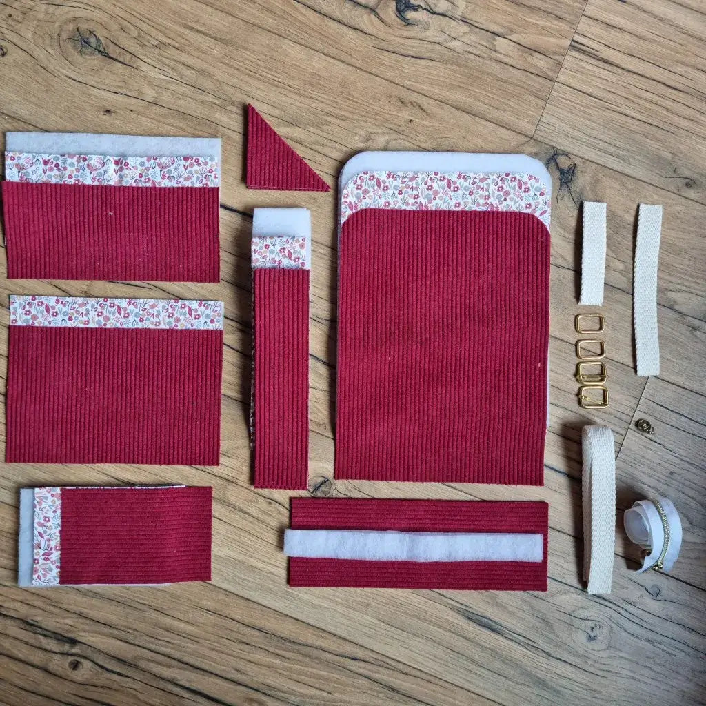kit couture sac à dos enfant velours côtelé lie de vin avec tissus fleuris et accessoires de mercerie