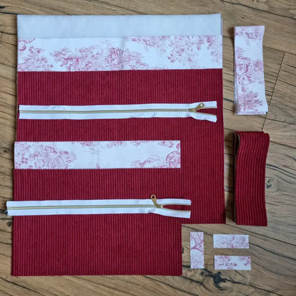Kit couture sac cabas en velours côtelé bordeaux avec tissu toile de Jouy rouge et fermetures zippées écrues