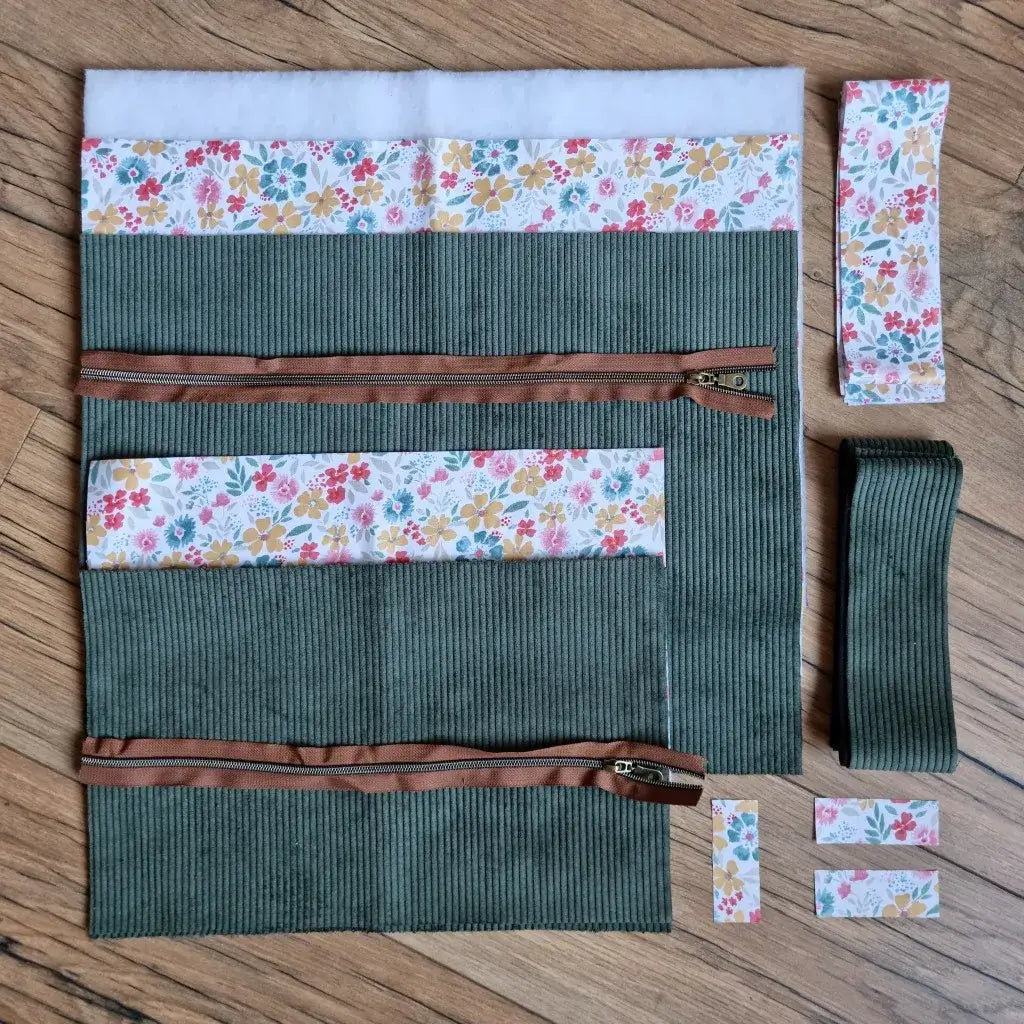 Kit couture sac cabas en velours côtelé vert avec tissu à fleurs, zips marron et bande d'anse découpée