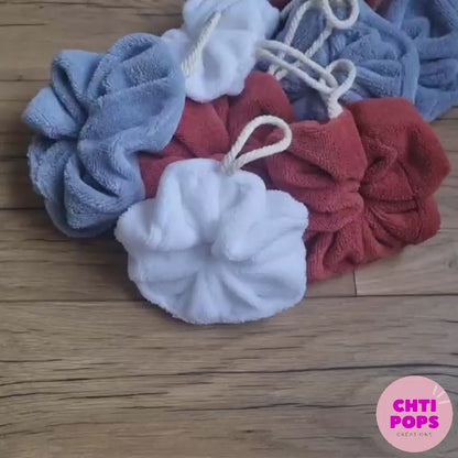 Vidéo de présentation des fleurs de douche en éponge de bambou vendues sur chtipops-creations.com