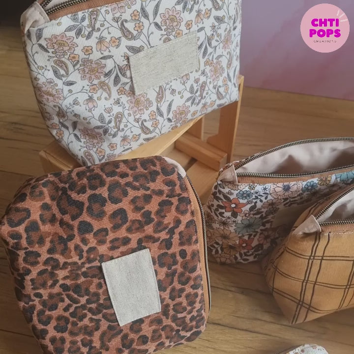 Vidéo de présentation des trousses zippées imprimées à motif et personnalisées par Chtipops Créations.