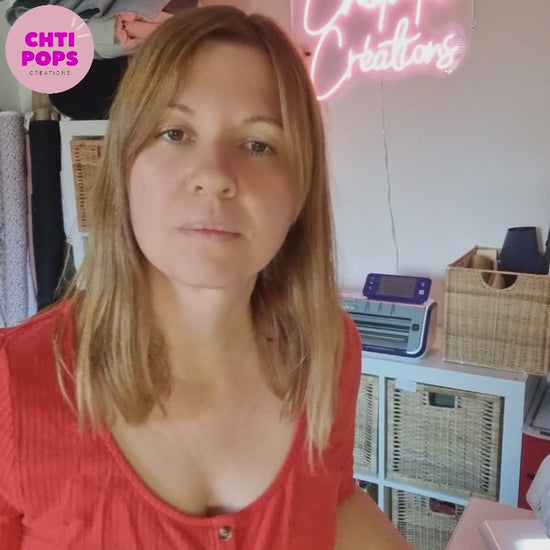 Vidéo présentant le kit "prêt à coudre" pour une trousse zippée en velours côtelé personnalisable par Chtipops Créations.