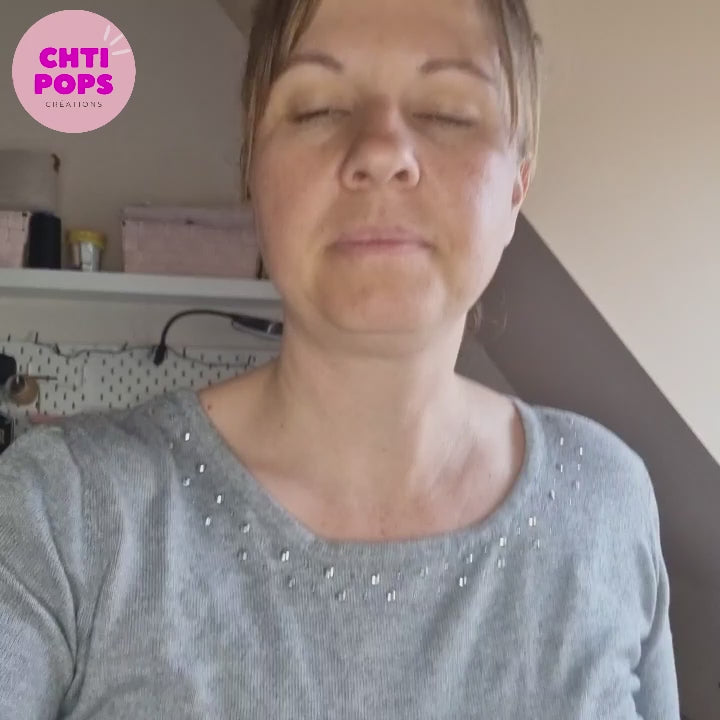 Vidéo de présentation du kit "prêt-à-coudre" pour réaliser 2 pochons imperméables en coton enduit.