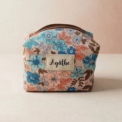trousse maquillage personnalisée tissu motif hibiscus avec étiquette prénom cousue