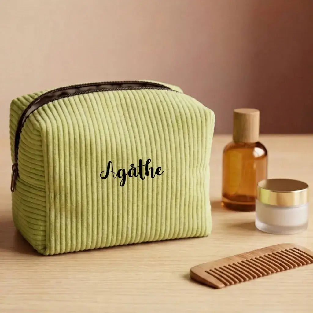 trousse maquillage velours côtelé vert anis personnalisée avec prénom