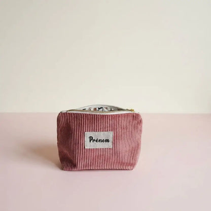 Trousse zippée vieux rose en velours côtelé avec étiquette prénom sur le devant